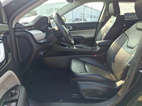 Used 2022 Jeep Compass Limited AWD/4WD image 13