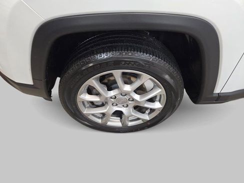 Used 2022 Jeep Compass Latitude image 32