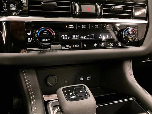 New 2025 Nissan Pathfinder Platinum image 25