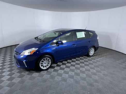 Used 2012 Toyota Prius V Three image 4