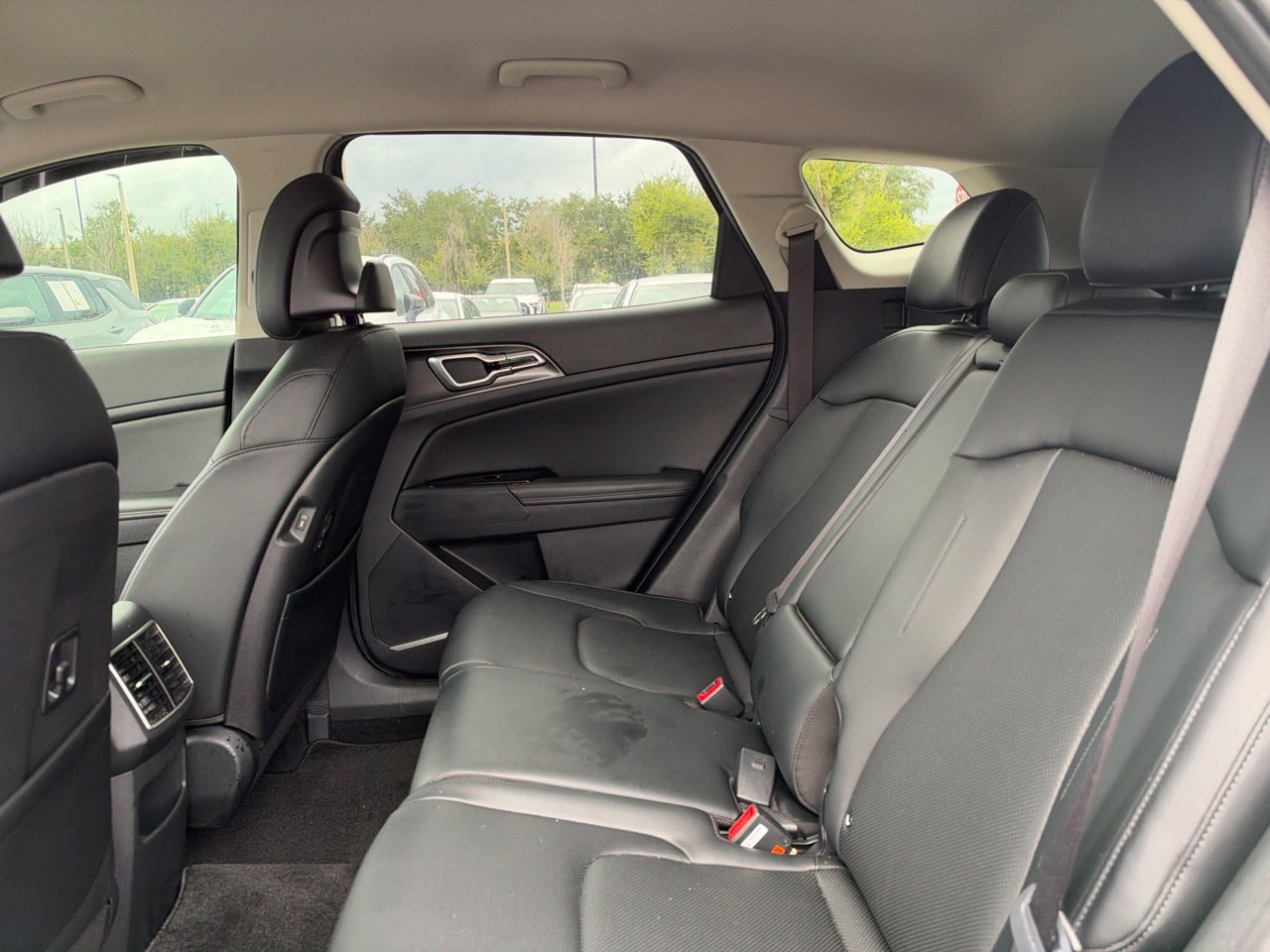 Used 2024 Kia Sportage EX FWD image 7