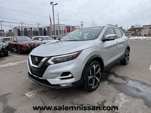 Used 2022 Nissan Rogue Sport SL w/ Premium Package image 7