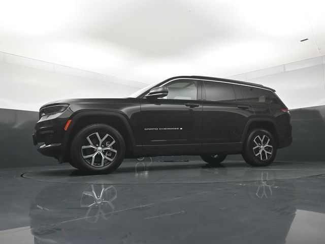 Used 2025 Jeep Grand Cherokee L Limited w/ Trailer Tow Package AWD/4WD image 21