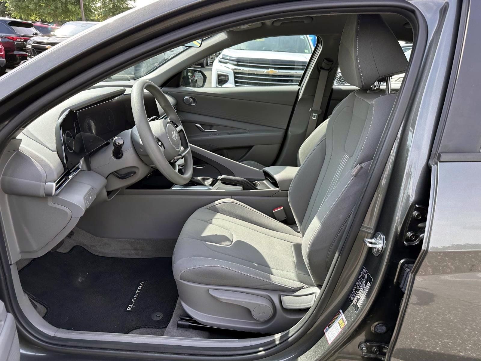 Used 2024 Hyundai Elantra SEL FWD image 11