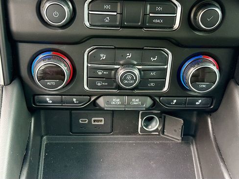 Used 2021 Chevrolet Tahoe LT image 17