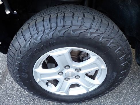 Certified 2019 Jeep Wrangler Sport image 11