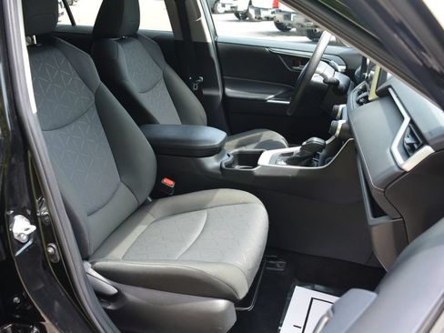 Used 2024 Toyota RAV4 XLE AWD/4WD image 18