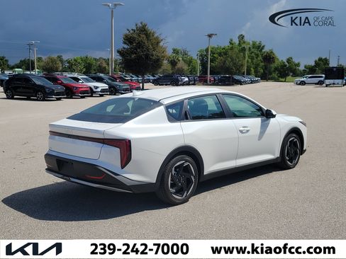 New 2026 Kia K4 EX FWD image 6