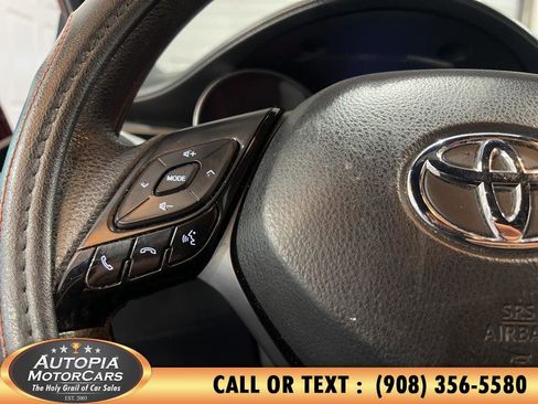 Used 2019 Toyota C-HR LE FWD image 21