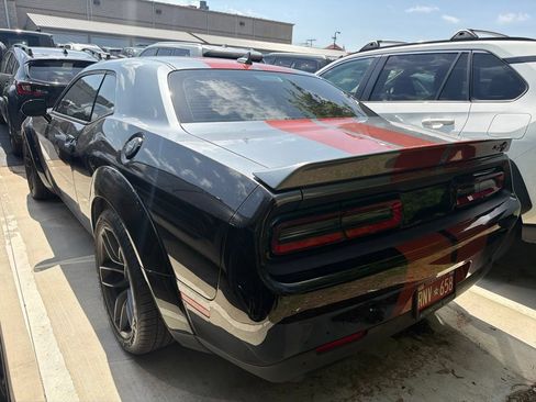 Used 2018 Dodge Challenger SRT Hellcat RWD image 4