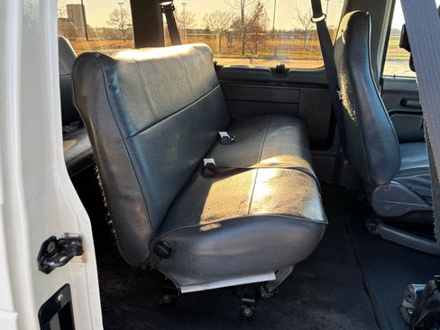 Used 1993 Ford E-350 and Econoline 350 XLT image 9