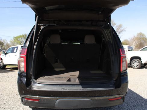 Used 2021 Chevrolet Suburban Z71 w/ Z71 Off-Road Package image 11