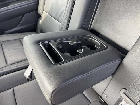 Used 2024 Chevrolet Tahoe LT AWD/4WD image 36
