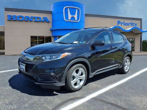 Used 2019 Honda HR-V LX image 2