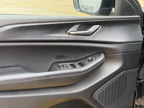 New 2025 Jeep Grand Cherokee L Altitude RWD image 12