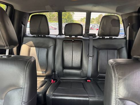 Used 2011 Ford F150 Lariat w/ Lariat Chrome Pkg AWD/4WD image 24
