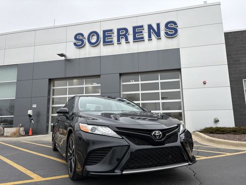 Used 2020 Toyota Camry XSE image 1