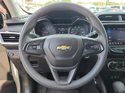 Used 2023 Chevrolet TrailBlazer LT w/ Convenience Package image 19