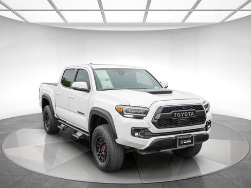 Used 2023 Toyota Tacoma TRD Pro AWD/4WD image 5