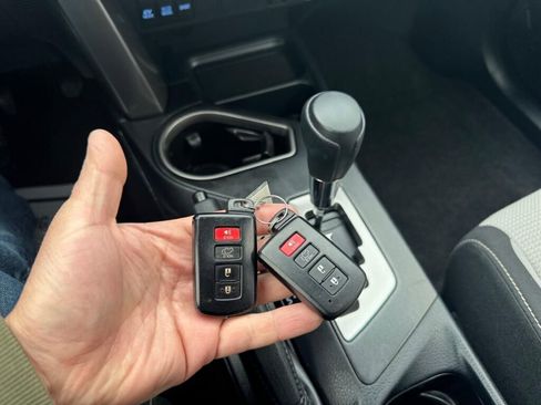 Used 2018 Toyota RAV4 XLE image 20