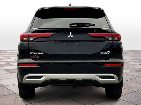 Used 2023 Mitsubishi Outlander SE image 4