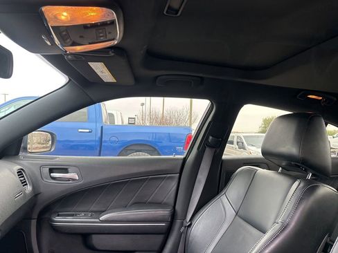 Used 2015 Dodge Charger SXT w/ AWD Plus Group image 18