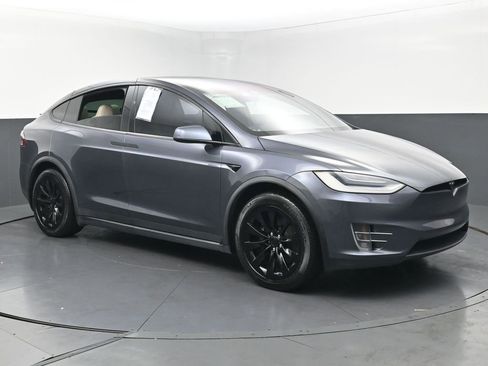 Used 2021 Tesla Model X Long Range image 2