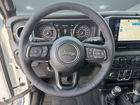 New 2026 Jeep Gladiator Sport AWD/4WD image 17
