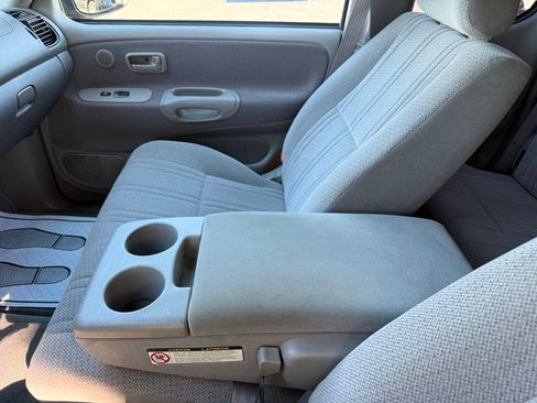 Used 2000 Toyota Tundra SR5 w/ Convenience Pkg RWD image 23