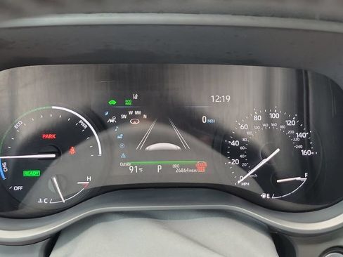 Certified 2025 Toyota Sienna XLE FWD image 26