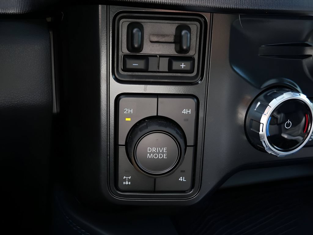 Used 2025 Ford F250 Platinum AWD/4WD image 24