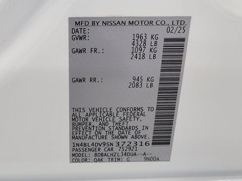 Used 2025 Nissan Altima 2.5 SV FWD image 27