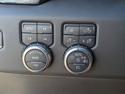 Used 2023 GMC Sierra 1500 AT4 w/ Technology Package image 32