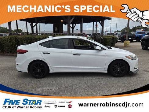 Used 2017 Hyundai Elantra SE FWD image 14