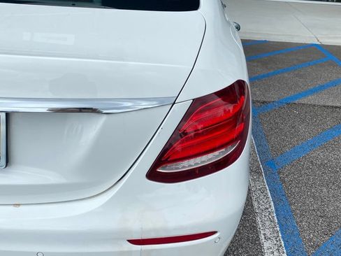 Used 2018 Mercedes-Benz E 300 image 10