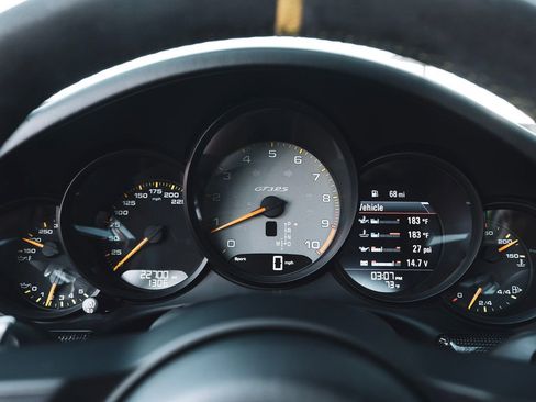 Used 2019 Porsche 911 GT3 RS image 17