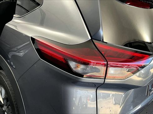Used 2021 Nissan Rogue S FWD image 29