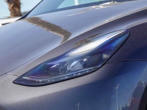 Used 2023 Tesla Model Y Long Range image 8