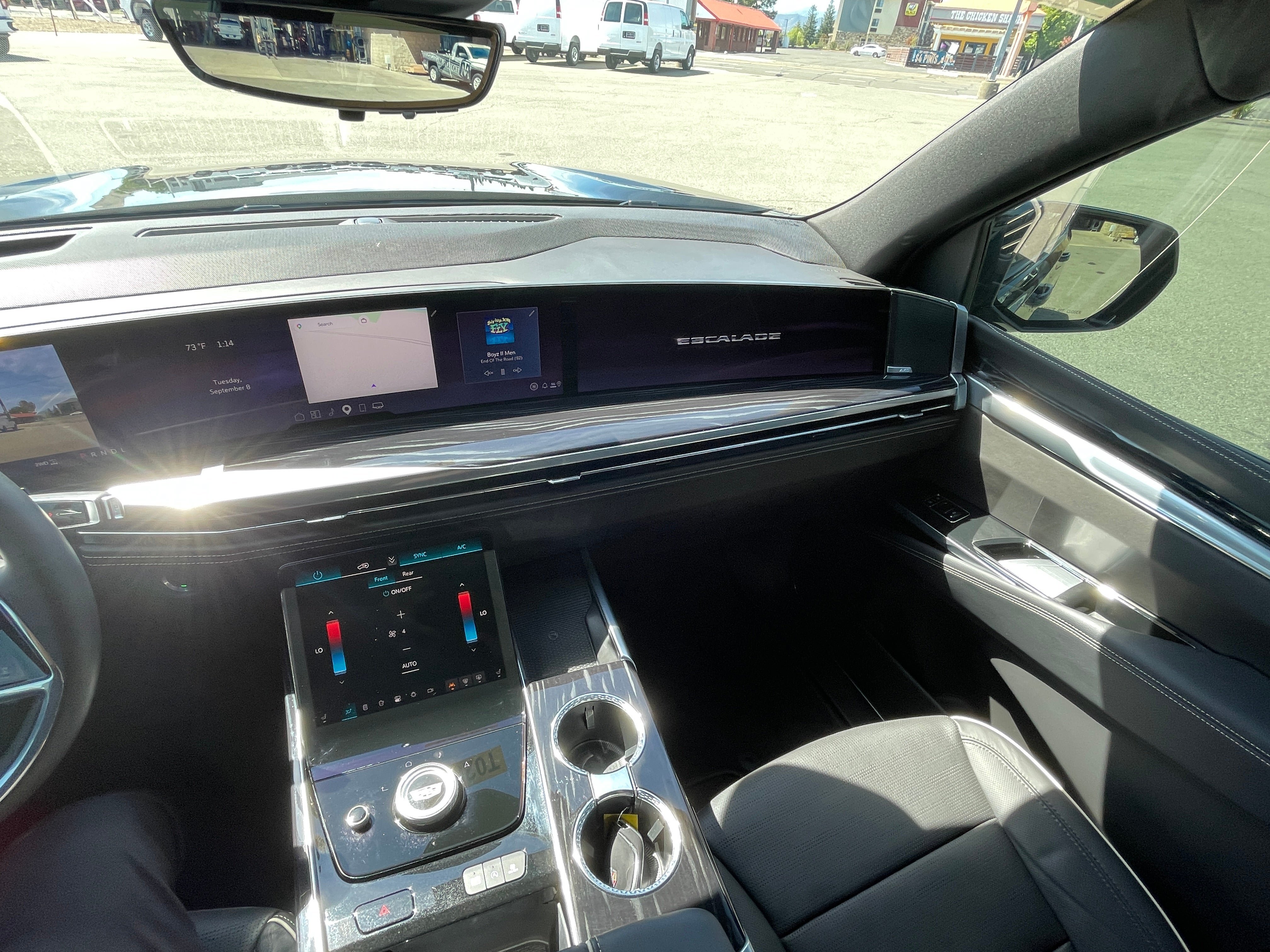Used 2025 Cadillac Escalade Sport AWD/4WD image 14