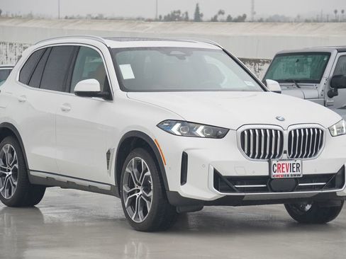 New 2026 BMW X5 sDrive40i w/ Premium Package image 3