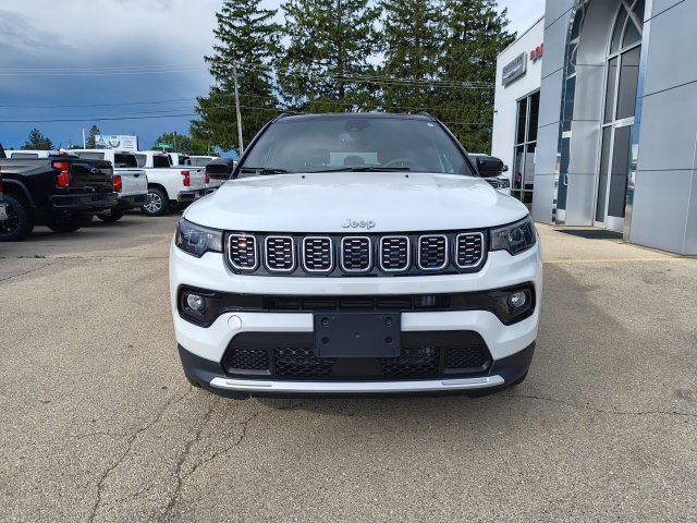 Used 2025 Jeep Compass Limited AWD/4WD image 3