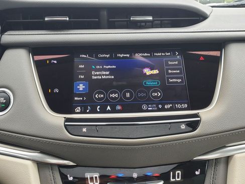 Certified 2024 Cadillac XT5 Premium Luxury w/ LPO, Floor Liner Package AWD/4WD image 23