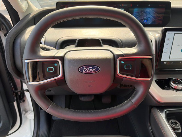 Used 2025 Ford Expedition Active AWD/4WD image 15