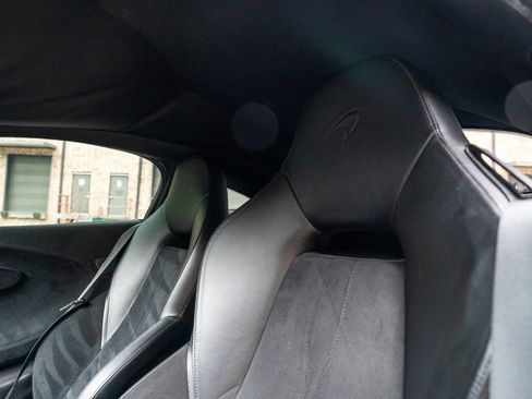 Used 2019 McLaren 600LT RWD image 25