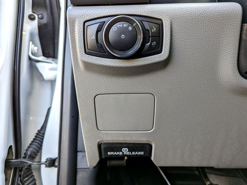 Used 2022 Ford F250 XL w/ Power Equipment Group image 13