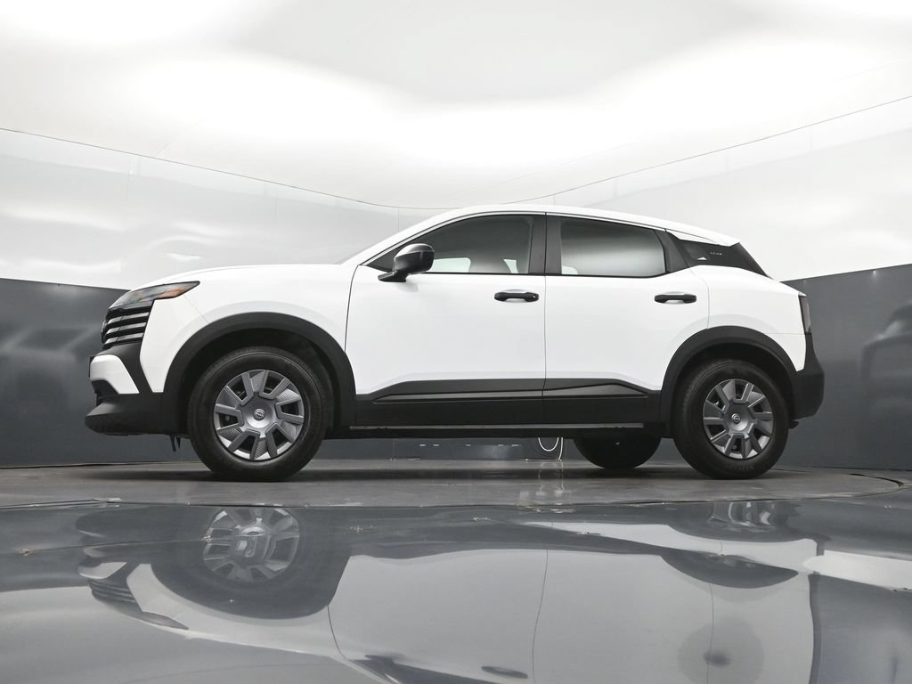 Used 2025 Nissan Kicks S AWD/4WD image 39