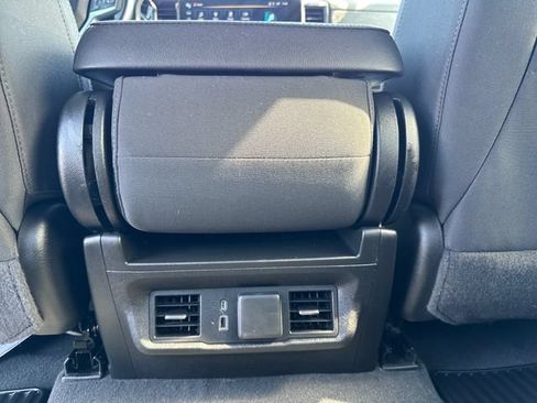 Used 2023 Chevrolet Silverado 1500 LT AWD/4WD image 30