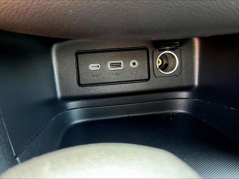 Used 2023 Chevrolet Equinox LT w/ Driver Convenience Package AWD/4WD image 32