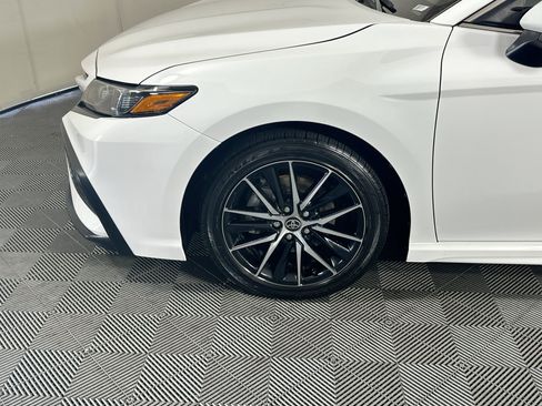 Used 2024 Toyota Camry SE w/ Convenience Package FWD image 11