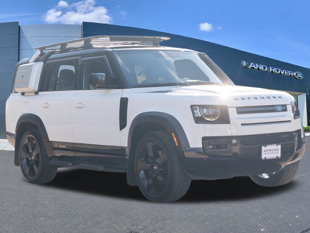 Used 2023 Land Rover Defender 130 X-Dynamic SE AWD/4WD image 3